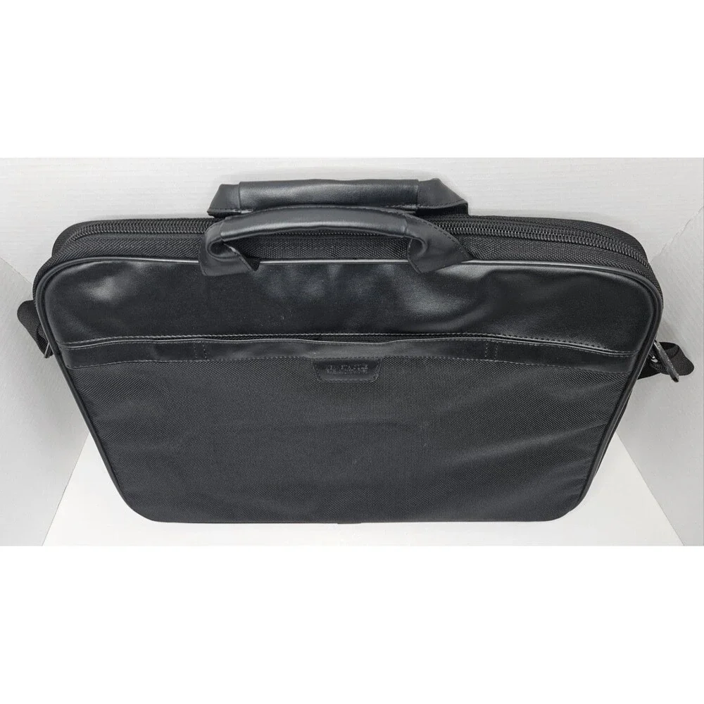 Kenneth Cole Reaction R-Tech Tablet & Netbook Case 19